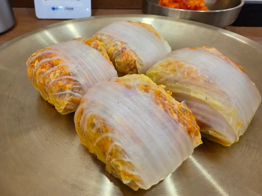 Cabbage-wrapped Korean mandu at Baekok Myeongdong