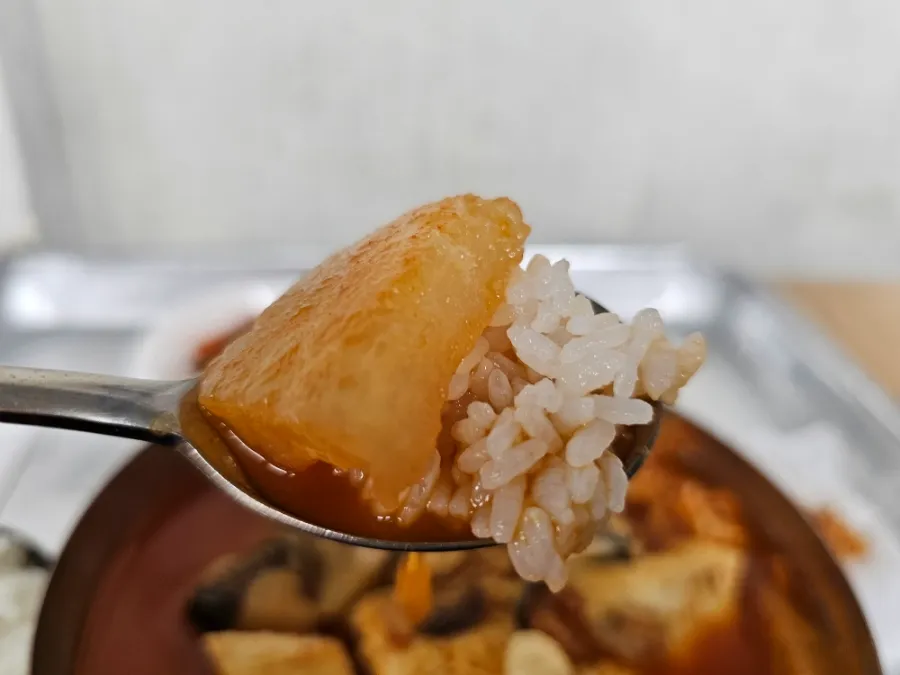 Cooked radish from dongtaetang served with Korean rice