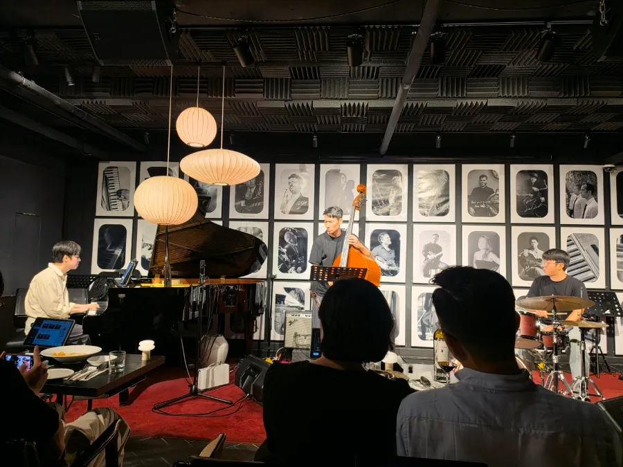 Live jazz trio performing at Flatnine in Gangnam Seoul