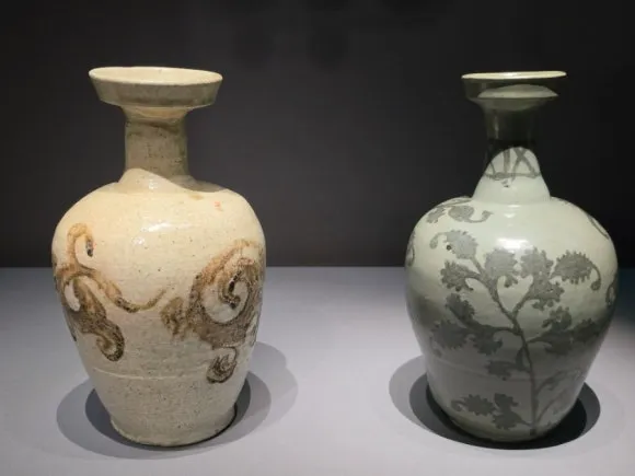 Korean white porcelain and celadon bottles at Horim Museum