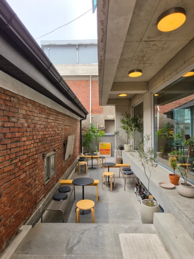 Outdoor seating at Sideway cafe in Yeonnam-dong