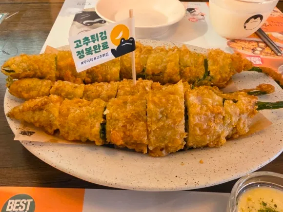 Mangwon Market Food: Wooyirak Fried Chili Peppers and Makgeolli