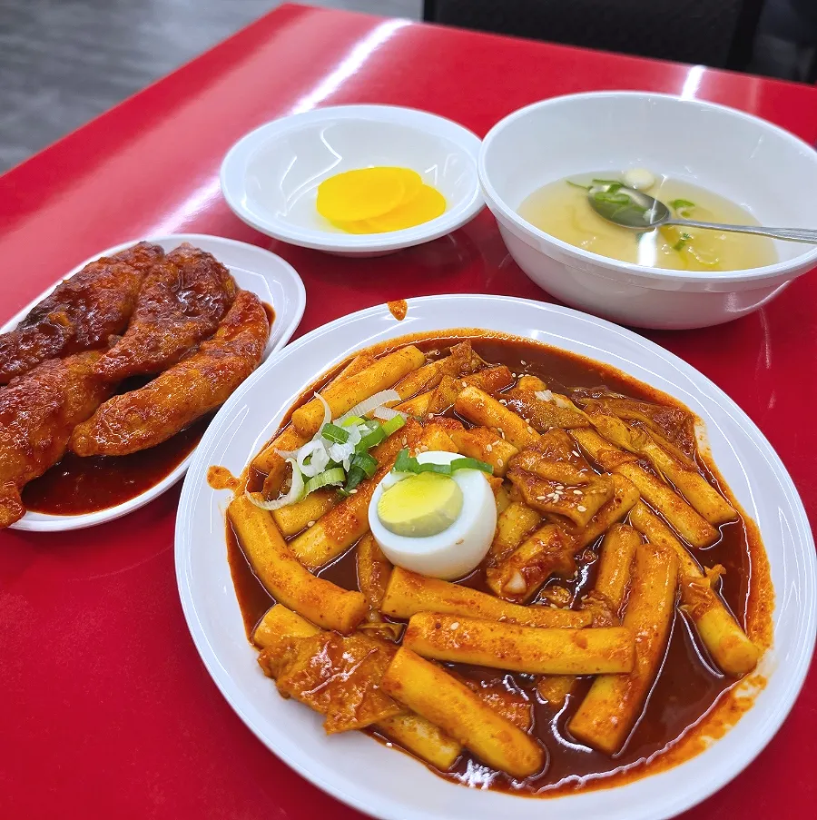 Tteokbokki in Seoul: Apple House Near Isu Station