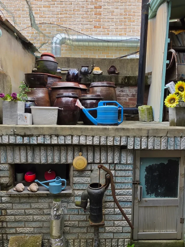 Korean onggi jars in Daeo Bookstore courtyard