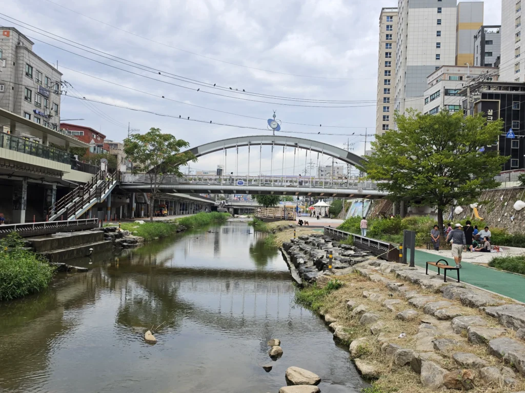 Dorimcheon Stream near Sillim Station in Seoul