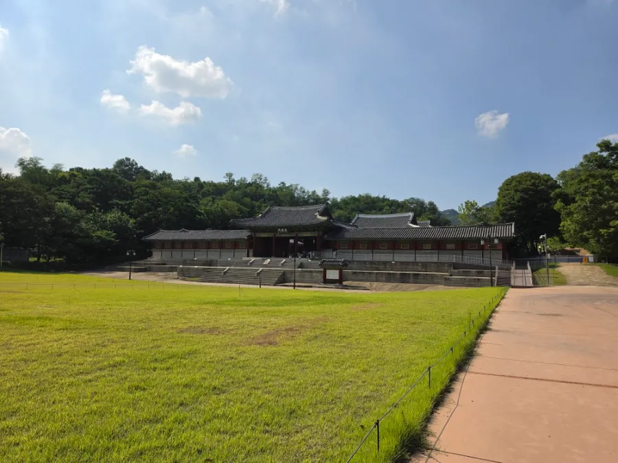 Quiet grounds of Gyeonghuigung Palace in Seoul