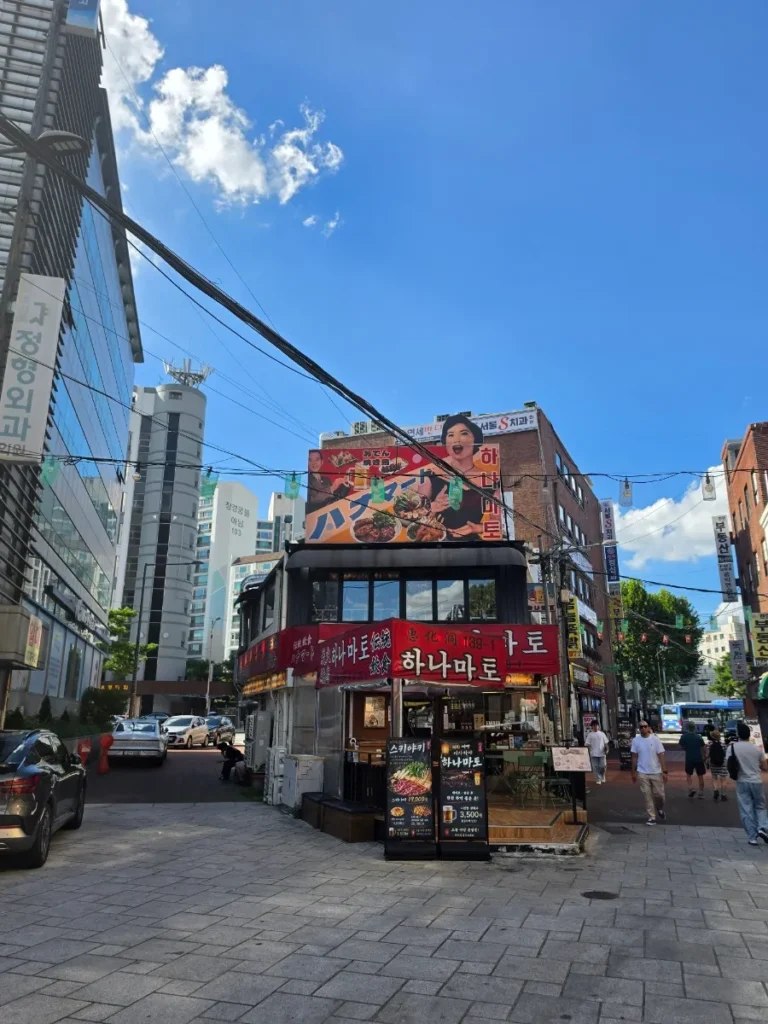 Hanamato Daehangno Hyehwa izakaya exterior near Hyehwa Station in Seoul.