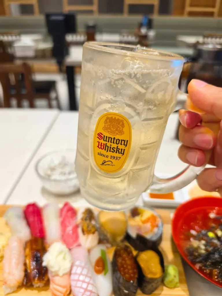Suntory highball with sushi at Kokkiri Sushi Gwanghwamun